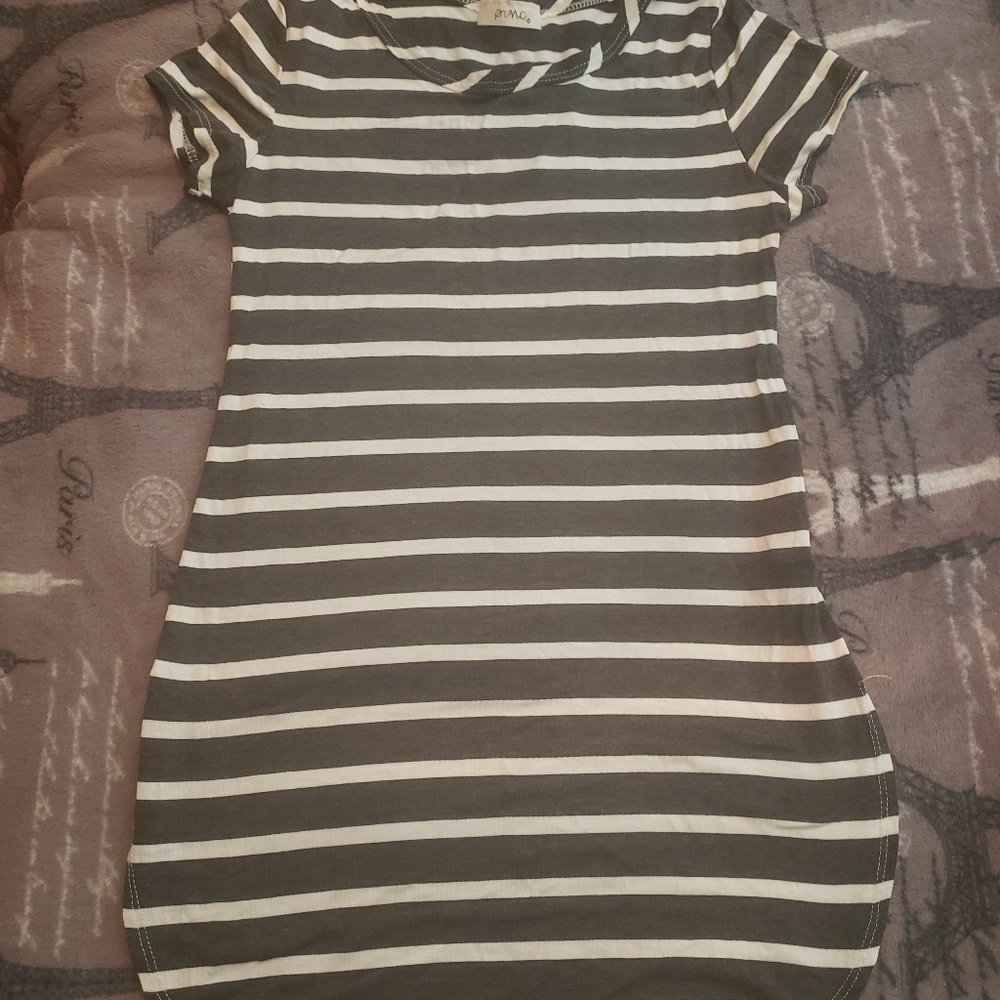 Womans long casual top.